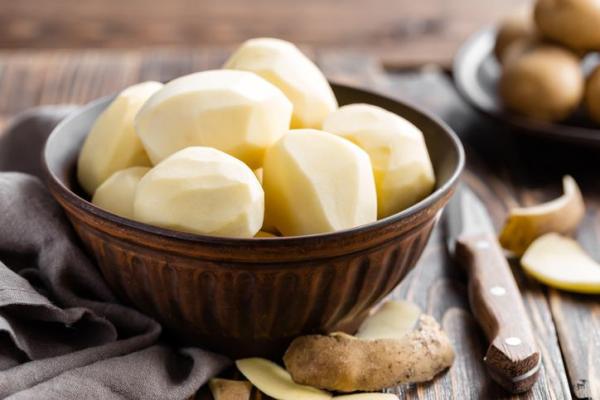 Cómo evitar que las patatas peladas se pongan marrones