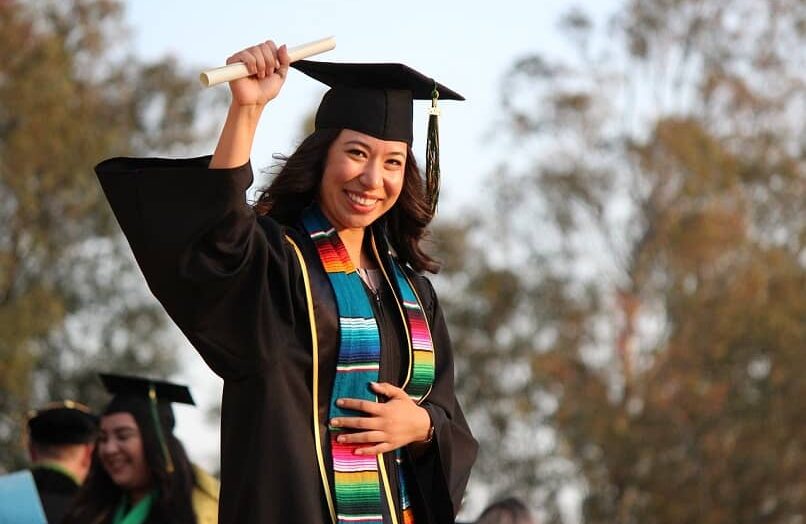 ¿Cuáles son las mejores carreras universitarias para mujeres demandadas y futuras?