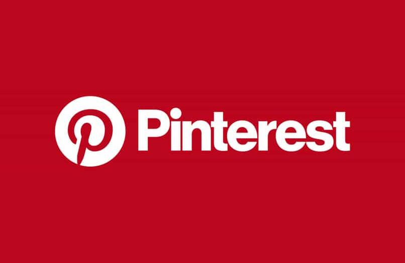 ¿Cómo puedo enviar mensajes privados en Pinterest y chatear con mis contactos?