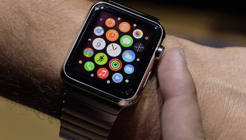 ¿Cómo cambiar la hora y la zona horaria en tu Apple Watch?  – Ajustamiento