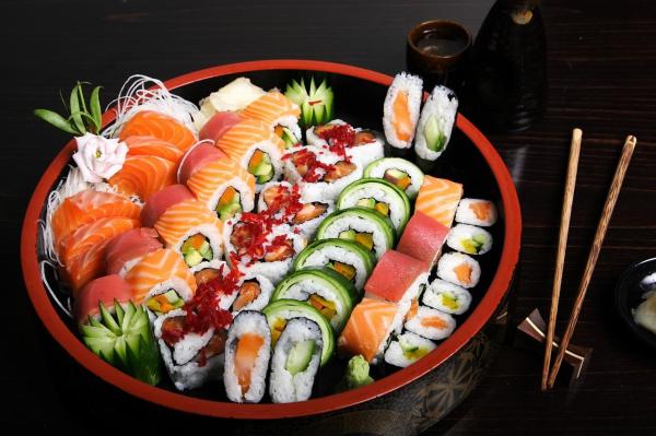 ¿Qué tan engorda es el sushi?  – Beneficios y daños para la salud del sushi.