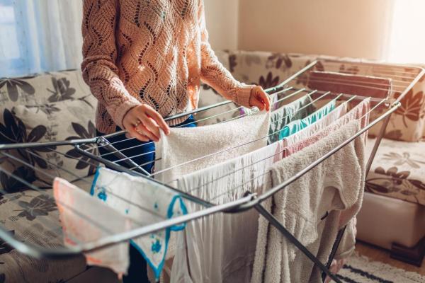 Cómo secar la ropa en invierno sin secadora